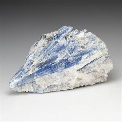  ¿Kyanite? ¡El Mineral que te Sorprenderá en la Fabricación de Productos Refractarios y Cerámica Avanzada!